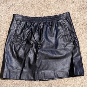 Loft Elegant Black Leather Skirt - Medium